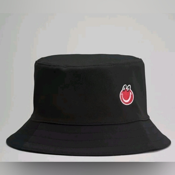 Lululemon Both Ways Reversible Bucket Hat Graphic In Black And True Navy S/M main image 11
